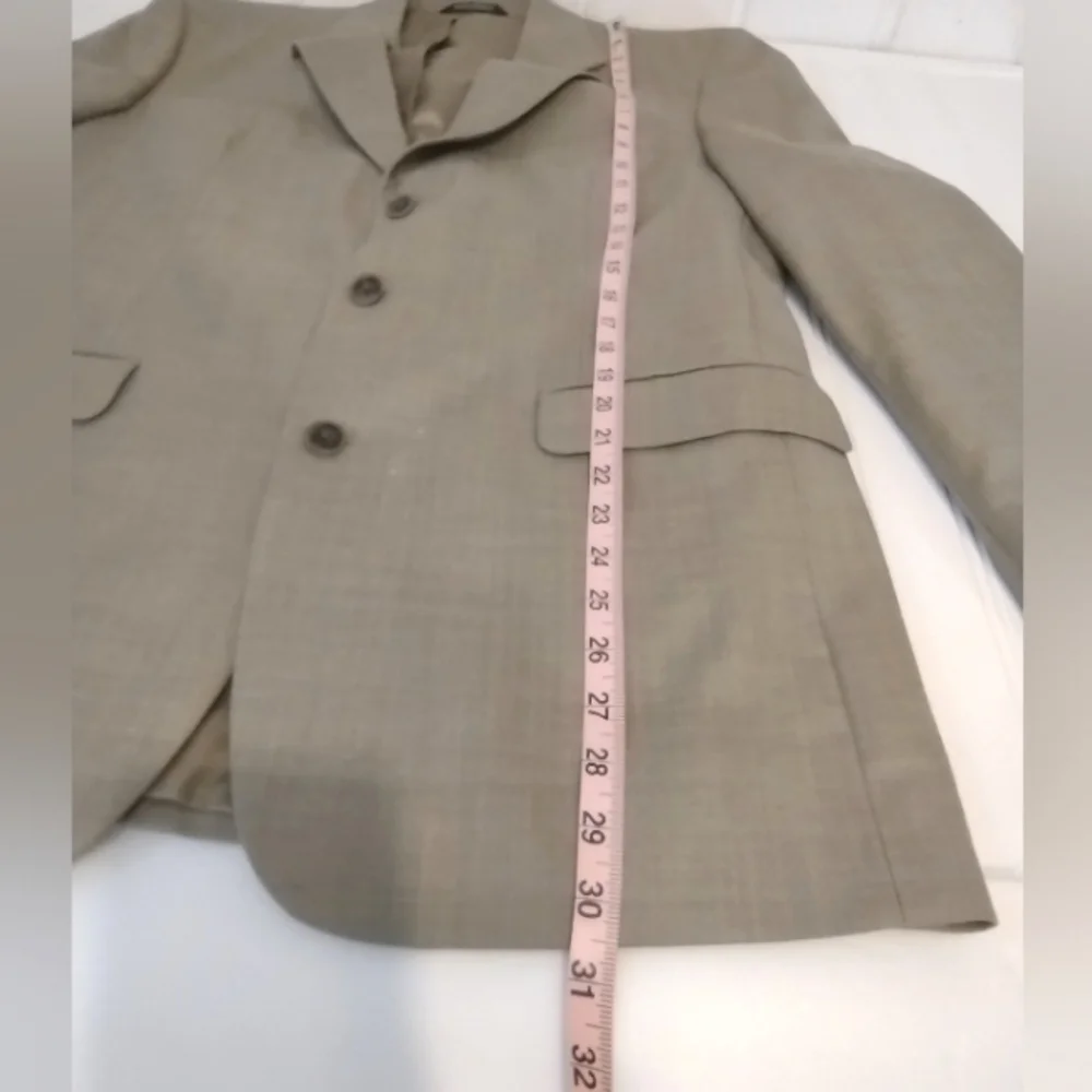 STAFFORD men's 3 button suit size (40)R. as it is.